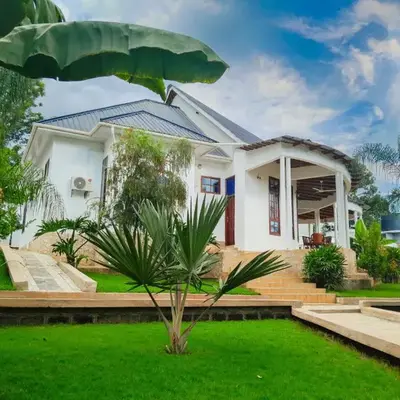 Hellen's Riverside villas