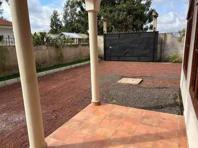 Gallery image of Fran home in Marombosa