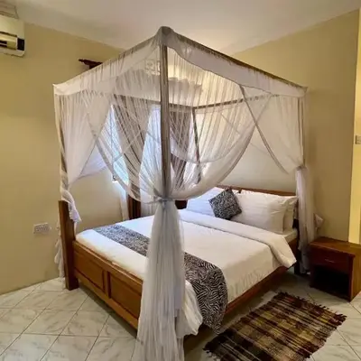 Ultra Home - Bed and Breakfast