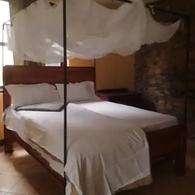 Emanyatta Lodge