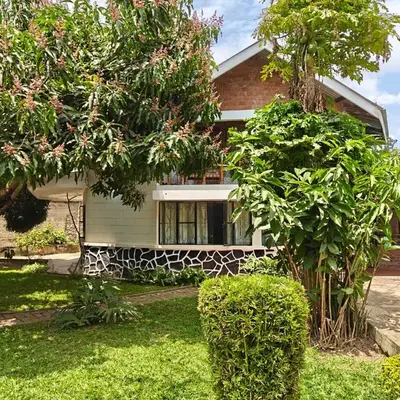 Arusha Garden Home - Antique Villa