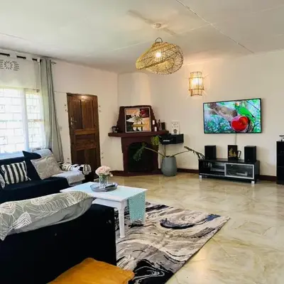 The Manor Garden House - Arusha Eight-Minute City Stay