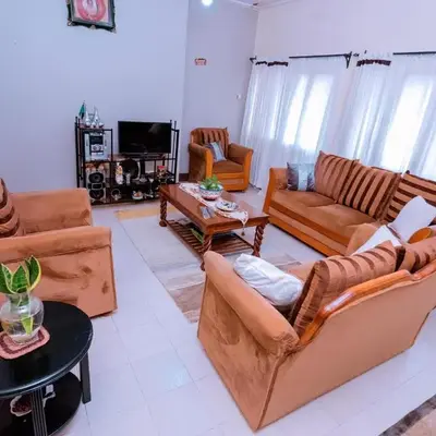 FARAJA HOMESTAY- Seamless Comfort in the Heart of the City - Free WiFi